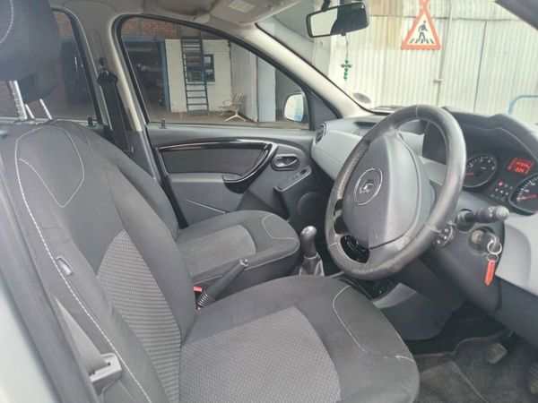 ~/upload/Lots/144083/AdditionalPhotos/5zs5mtd6sw6ha/6769-Inside Front 2_t600x450.jpg